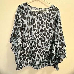Size 14 Chic Black and gray Leopard Print Women's Top